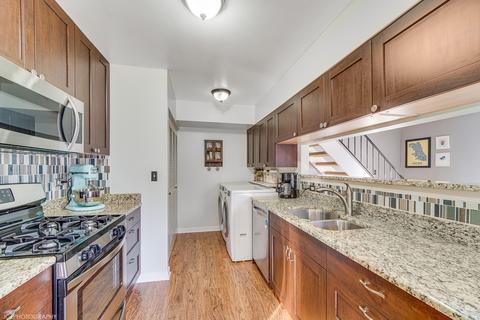 1684 Valley Forge Ct #B, Wheaton, IL 60189 photo 9