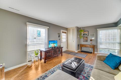 1684 Valley Forge Ct #B, Wheaton, IL 60189 photo 4