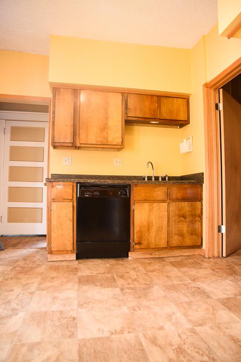1303 W 3rd St, Dixon, IL 61021 photo 10