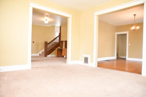 1303 W 3rd St, Dixon, IL 61021 photo 2
