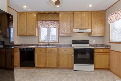 803 North St, Chenoa, IL 61726 photo 5