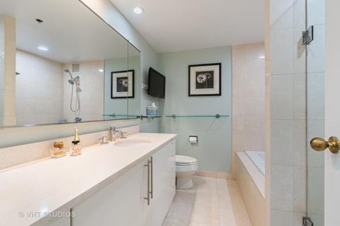 100 E Huron St #3107, Chicago, IL 60611 photo 11