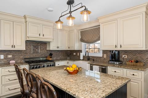 2175 Menomini Ln, Wheaton, IL 60189 photo 8