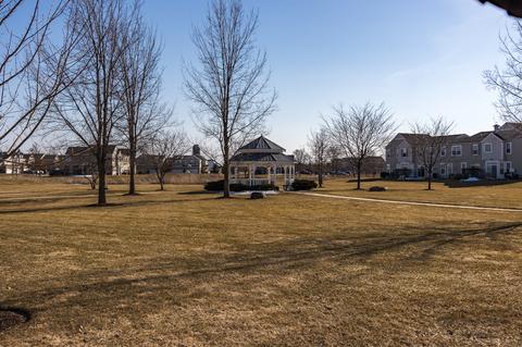 2471 Evergreen Cir, Mchenry, IL 60050 photo 4