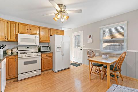 2200 Flicker Ln, Rolling Meadows, IL 60008 photo 9