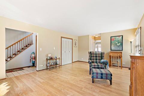 2200 Flicker Ln, Rolling Meadows, IL 60008 photo 6