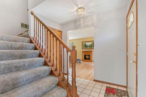 2200 Flicker Ln, Rolling Meadows, IL 60008 photo 3