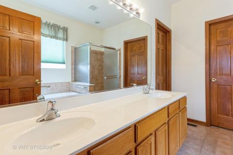 11638 Chesapeake Dr, Plainfield, IL 60585 photo 7