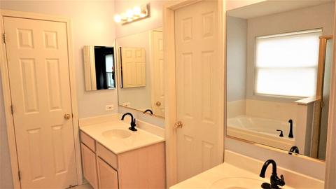 126 Cedarfield Dr, Bartlett, IL 60103 photo 17