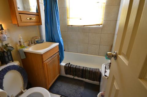 3222 Hendricks Rd, Robbins, IL 60472 photo 5