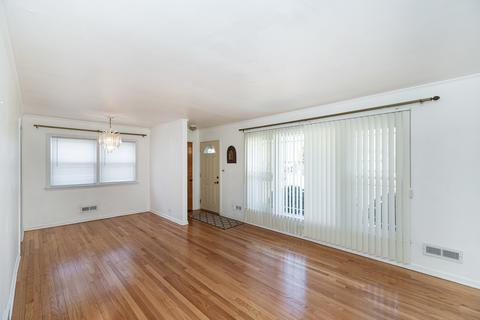 925 E Algonquin Rd, Des Plaines, IL 60016 photo 3