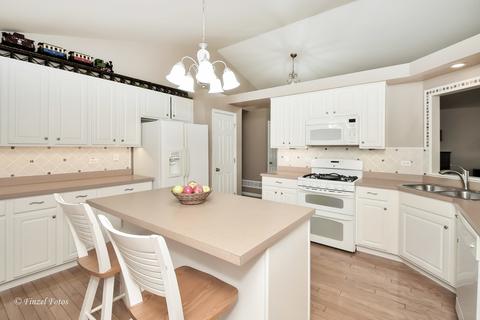 5217 Glenbrook Trl, Mchenry, IL 60050 photo 7