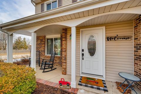 1201 S Appletree Ln, Bartlett, IL 60103 photo 2