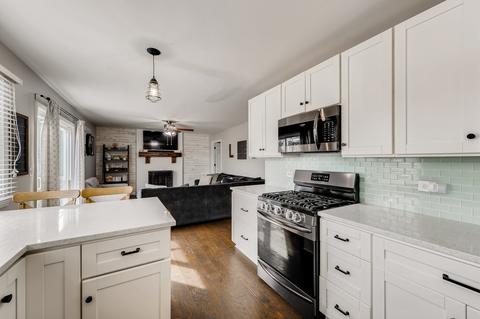 1201 S Appletree Ln, Bartlett, IL 60103 photo 9