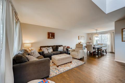 1201 S Appletree Ln, Bartlett, IL 60103 photo 6