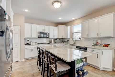 423 Kingfisher Rd, Bartlett, IL 60103 photo 8