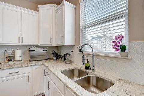 423 Kingfisher Rd, Bartlett, IL 60103 photo 10