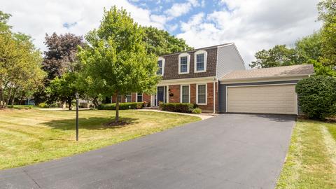 1 Woods Chapel Rd, Rolling Meadows, IL 60008 photo 2
