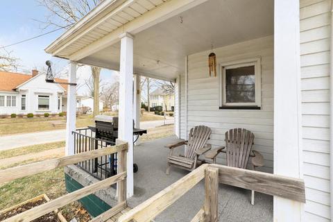 301 E Main St, Monticello, IL 61856 photo 3