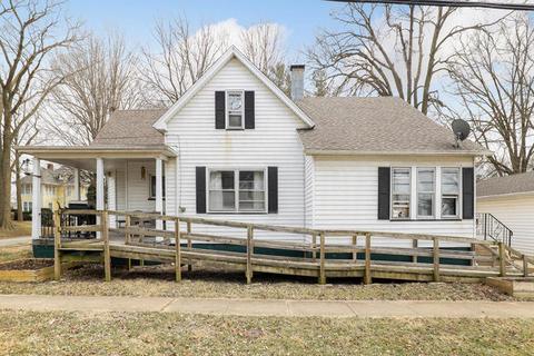 301 E Main St, Monticello, IL 61856 photo 5