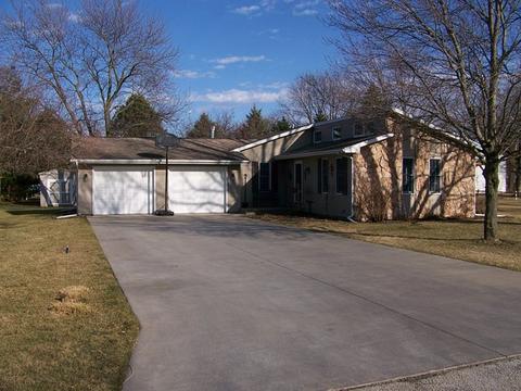 205 Grace Dr, Forrest, IL 61741 photo 1