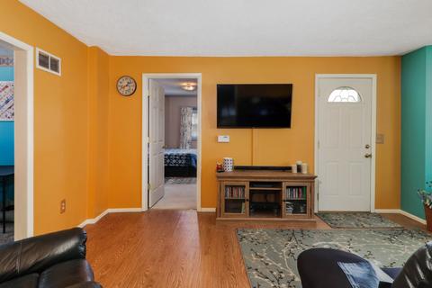 812 E Locust St, Bloomington, IL 61701 photo 4