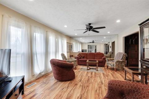 10 Turner Rd, Normal, IL 61761 photo 2