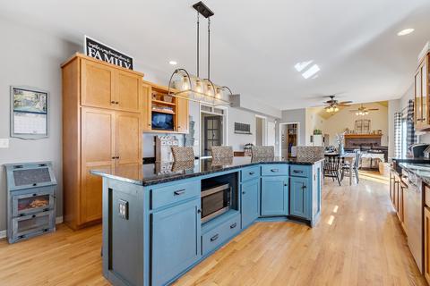 13301 Wellesley Cir, Plainfield, IL 60585 photo 4
