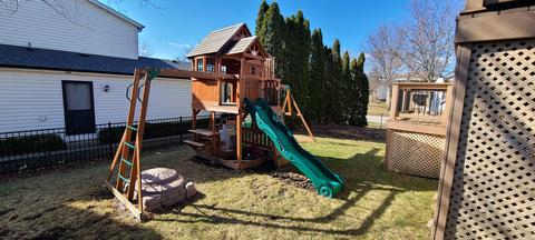 1101 Warwick Cir N, Hoffman Estates, IL 60169 photo 16