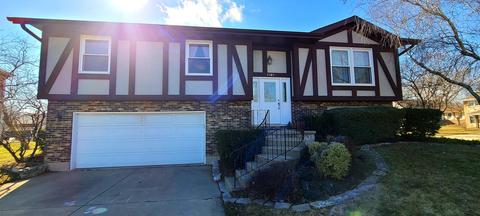 1101 Warwick Cir N, Hoffman Estates, IL 60169 photo 1