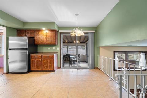 1408 Devonshire Dr, Joliet, IL 60435 photo 9