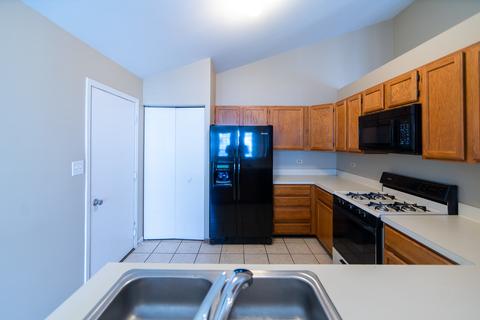 1052 Georgian Pl, Bartlett, IL 60103 photo 7