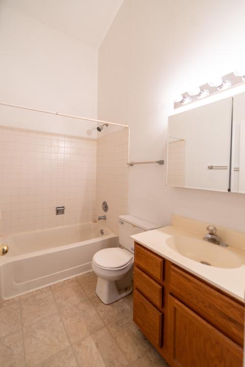 1052 Georgian Pl, Bartlett, IL 60103 photo 11
