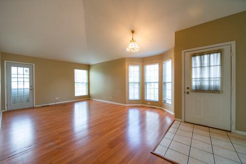1052 Georgian Pl, Bartlett, IL 60103 photo 6
