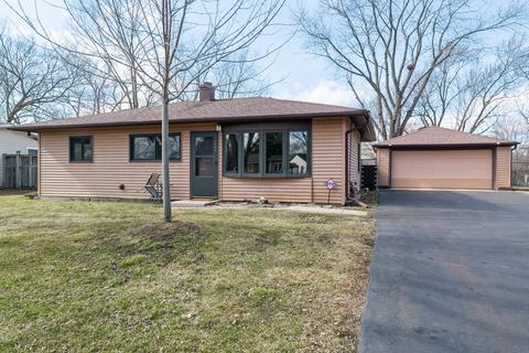 1203 Clover Ln, Mchenry, IL 60051 photo 1