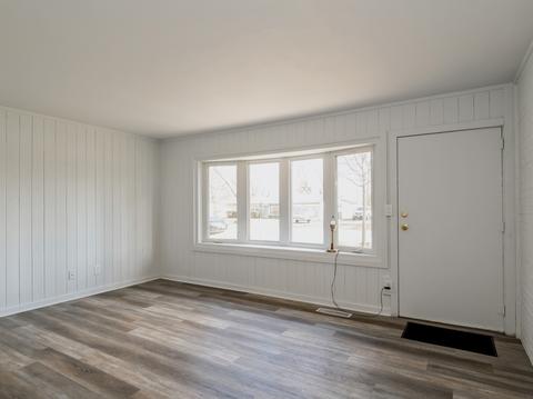 1203 Clover Ln, Mchenry, IL 60051 photo 2