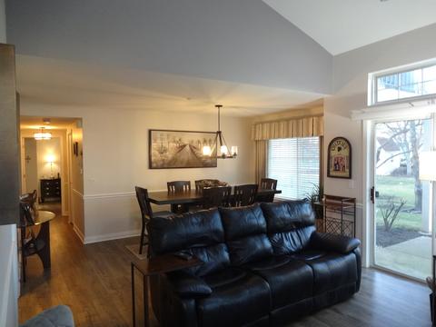 426 Cromwell Cir #4, Bartlett, IL 60103 photo 6
