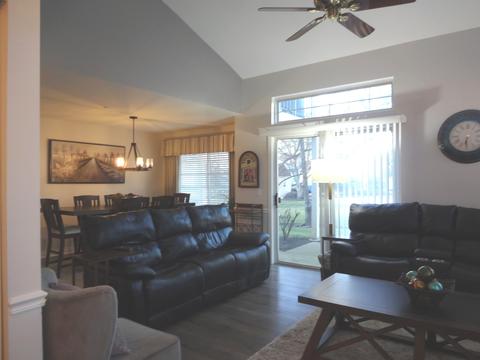 426 Cromwell Cir #4, Bartlett, IL 60103 photo 5