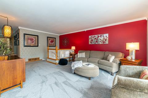 620 Baxter Ln, Hoffman Estates, IL 60169 photo 6