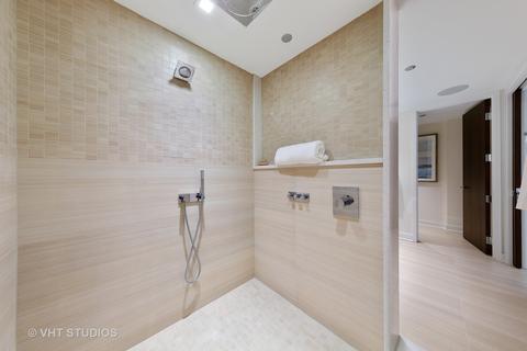 180 E Pearson St #6703, Chicago, IL 60611 photo 31