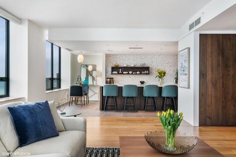 180 E Pearson St #6703, Chicago, IL 60611 photo 9