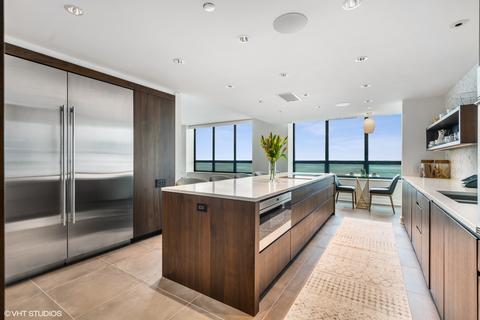 180 E Pearson St #6703, Chicago, IL 60611 photo 15
