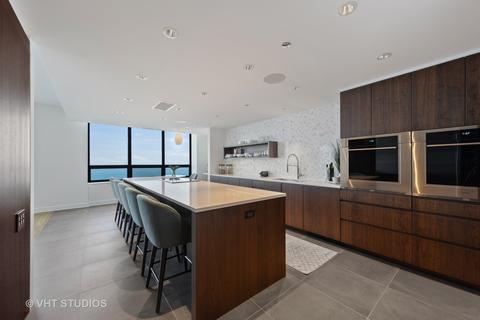 180 E Pearson St #6703, Chicago, IL 60611 photo 14