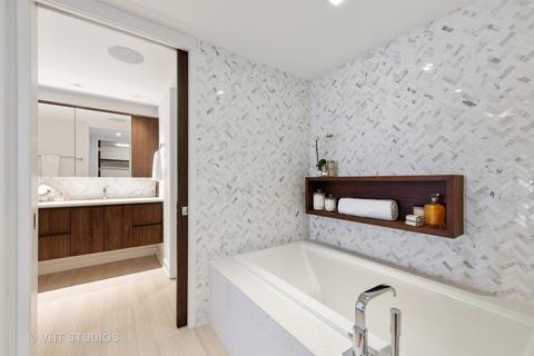 180 E Pearson St #6703, Chicago, IL 60611 photo 29