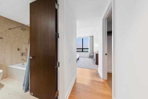 180 E Pearson St #6703, Chicago, IL 60611 photo 32