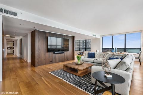 180 E Pearson St #6703, Chicago, IL 60611 photo 7