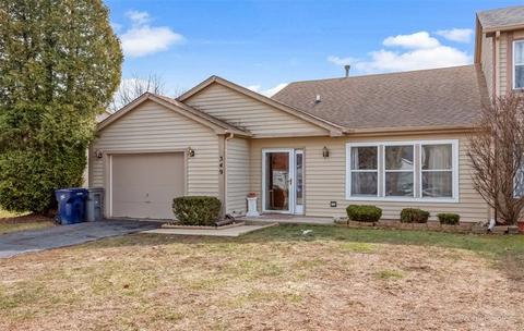 349 Chaparral Cir, Elgin, IL 60120 photo 2