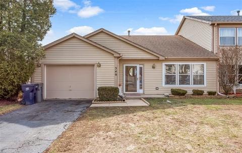349 Chaparral Cir, Elgin, IL 60120 photo 1