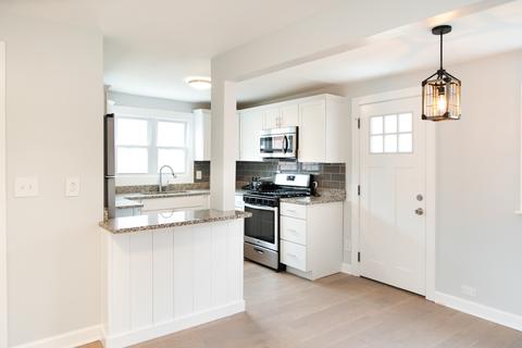 643 N View St, Aurora, IL 60506 photo 3