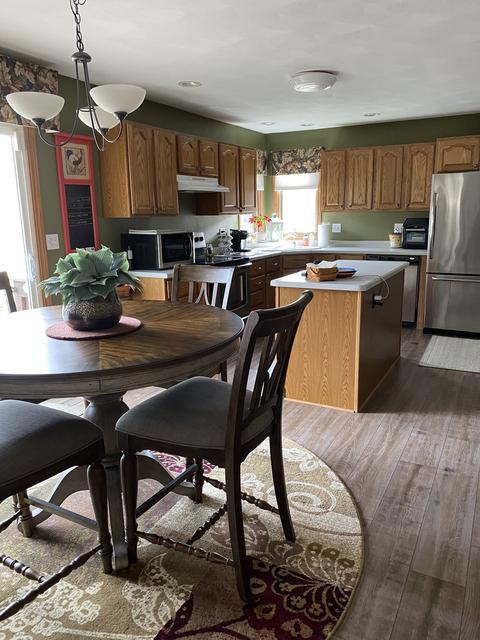 751 Barley Ridge Trl, Freeport, IL 61032 photo 2